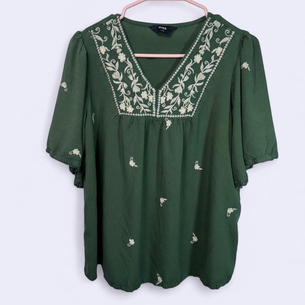 Max Embroidered Boho Peasant Top
Size: Large (14)
Pit to pit: 19”